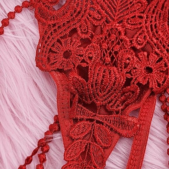 NIB Red Beaded Lace V-String Small: Sensual Elegance NIB - Picture 2 of 7
